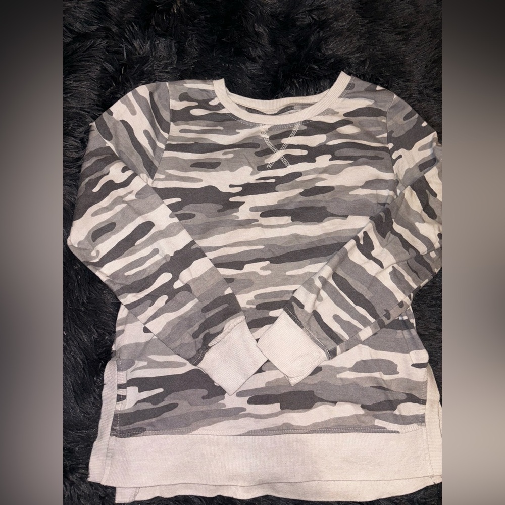 Camo pullover sweatshirt!